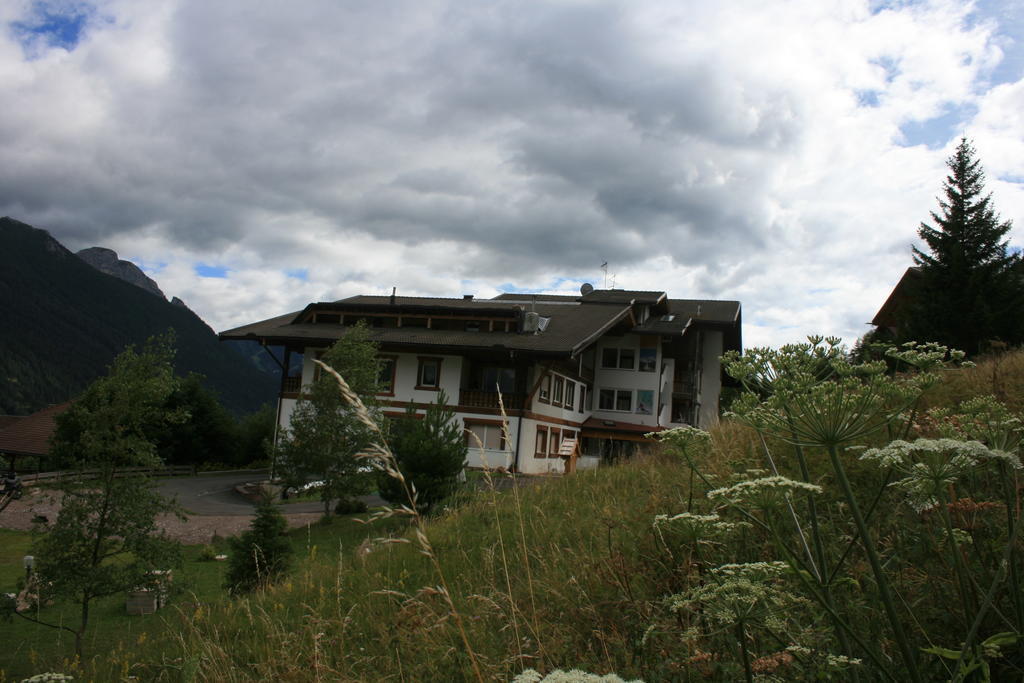 A. Paolo Apartments Vigo di Fassa Ngoại thất bức ảnh